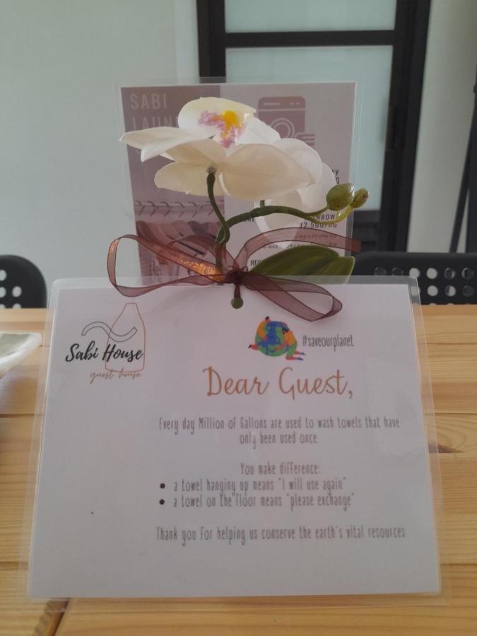 Sabi Guest House - Strategic Family -Married Couples Only- Hostel In Prawirotaman Yogyakarta Exterior foto